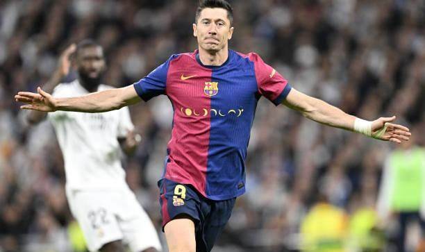 体育赛事-【人物】两分钟两球打哑皇马！高龄莱万仍是高效神锋